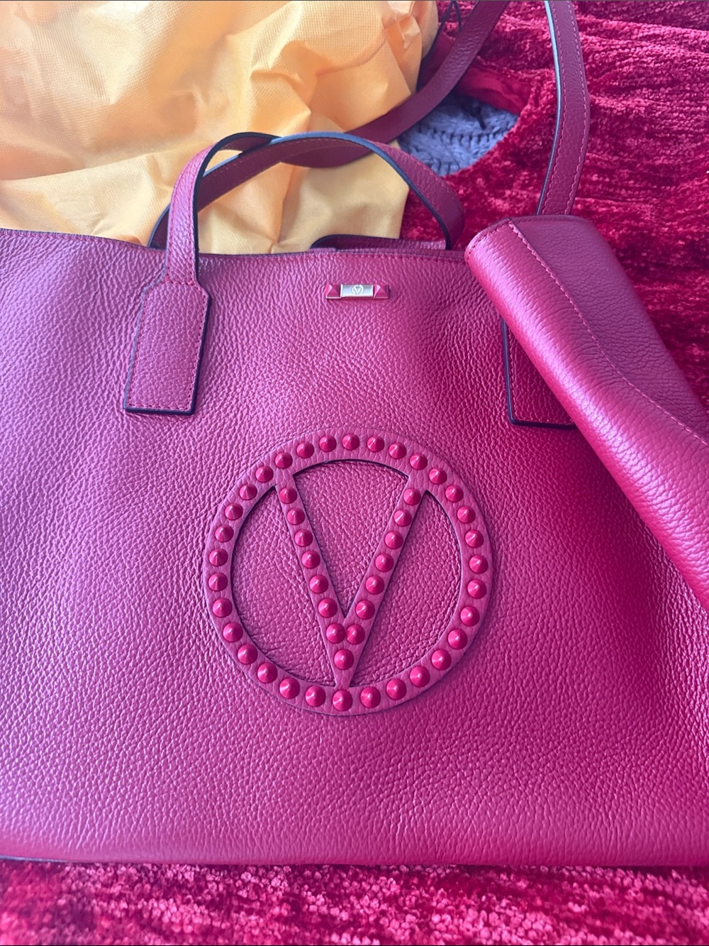 Valentino Garavani Rockstud V Tote in Bright red